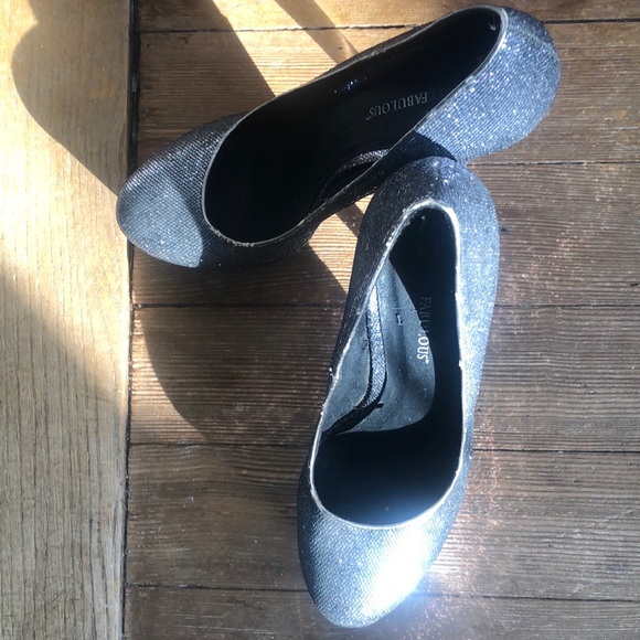 Just Fab Silver sparkle high heels in great condition! Size US 7 1/2 - Picture 3 of 7